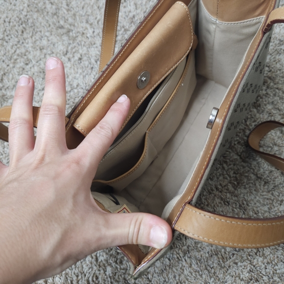 Dooney and Bourke East/West Structured Signature Monogram shoulder bag - Picture 3 of 9